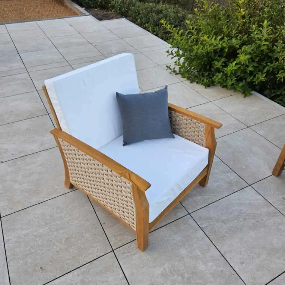 fauteuil de jardin en bois de teck beige
